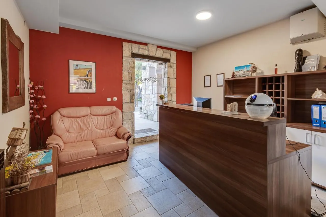 Hotel Marinko Zadar 3*,